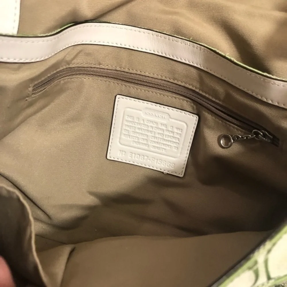 Coach RARE signature y2k green white leather soho bag f15668